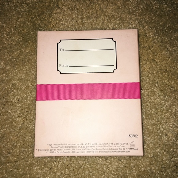 Too Faced Christmas in Paris eyeshadow palette - Picture 5 of 5